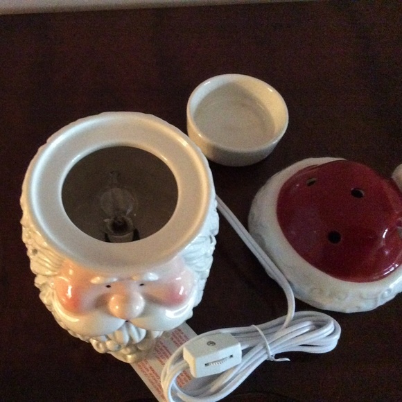 Like New - Premium Scentsy Warmer - Saint Nick - Picture 2 of 7